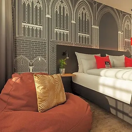 - The Niu, Sparrow By Ihg Ratisbonne