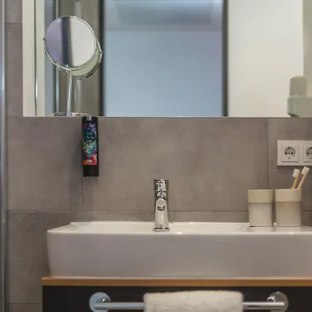 - The Niu, Sparrow By Ihg Hotel